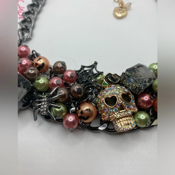 BETSEY JOHNSON Halloween 2023 Revival Retired Charm Statement Necklace NEW NWT - Picture 10 of 16